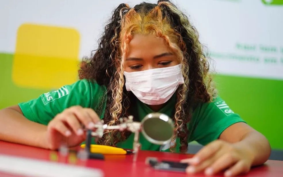 Governo de Goiás oferece quase 2 mil vagas em cursos de robótica de graça