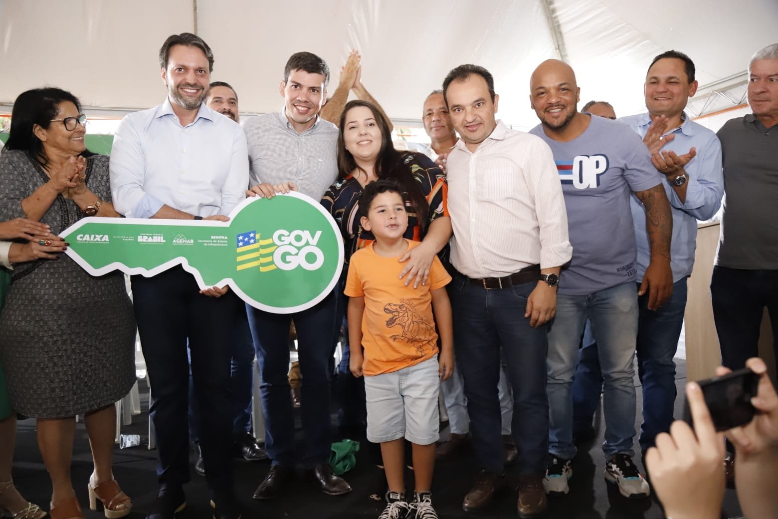 834 UNIDADES HABITACIONAIS SÃO ENTREGUES POR MEIO DE PARCERIA DO GOVERNO DE GOIÁS E PREFEITURA