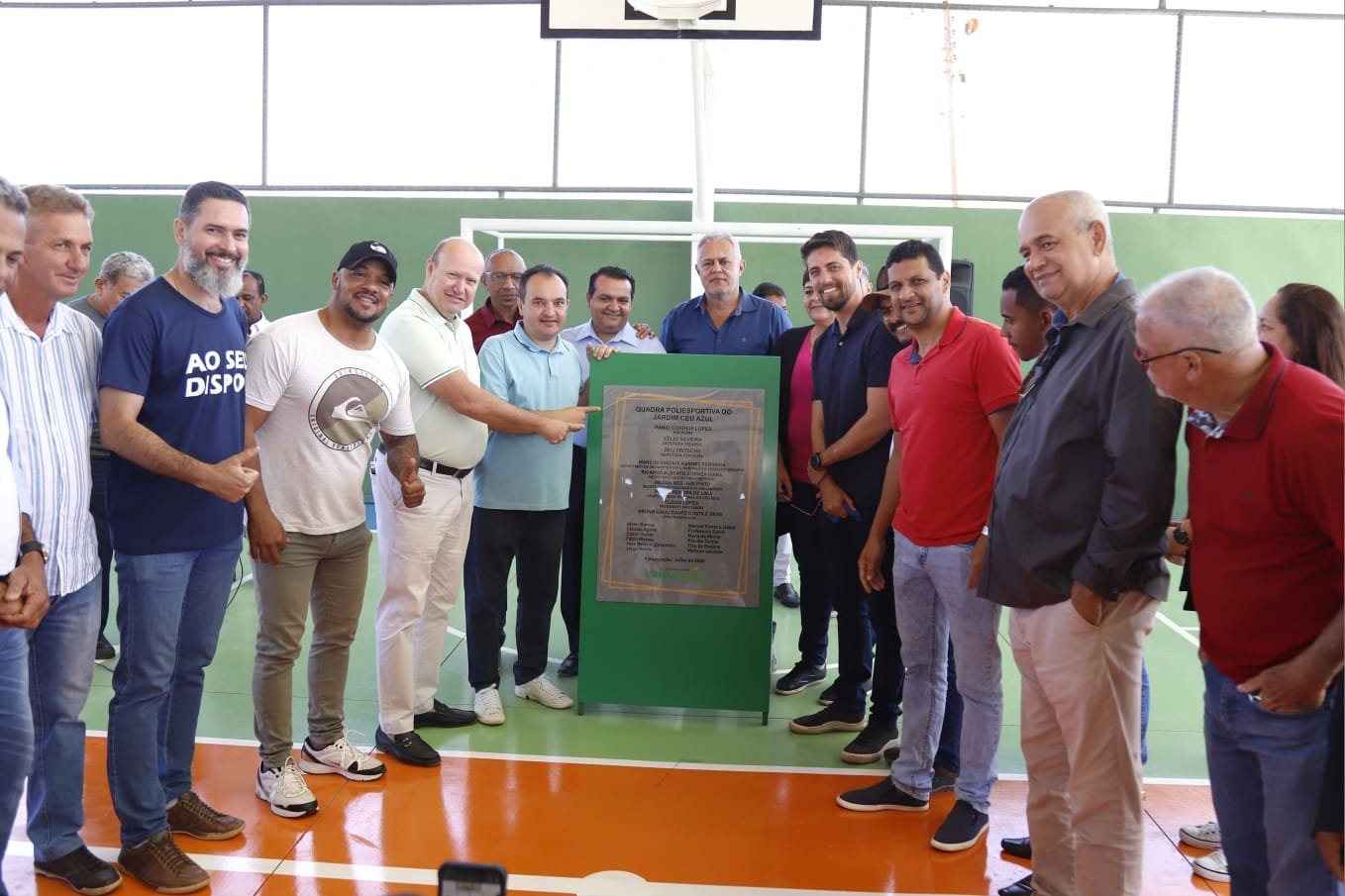 GOVERNO MUNICIPAL INAUGURA QUADRA POLIESPORTIVA NO CÉU AZUL