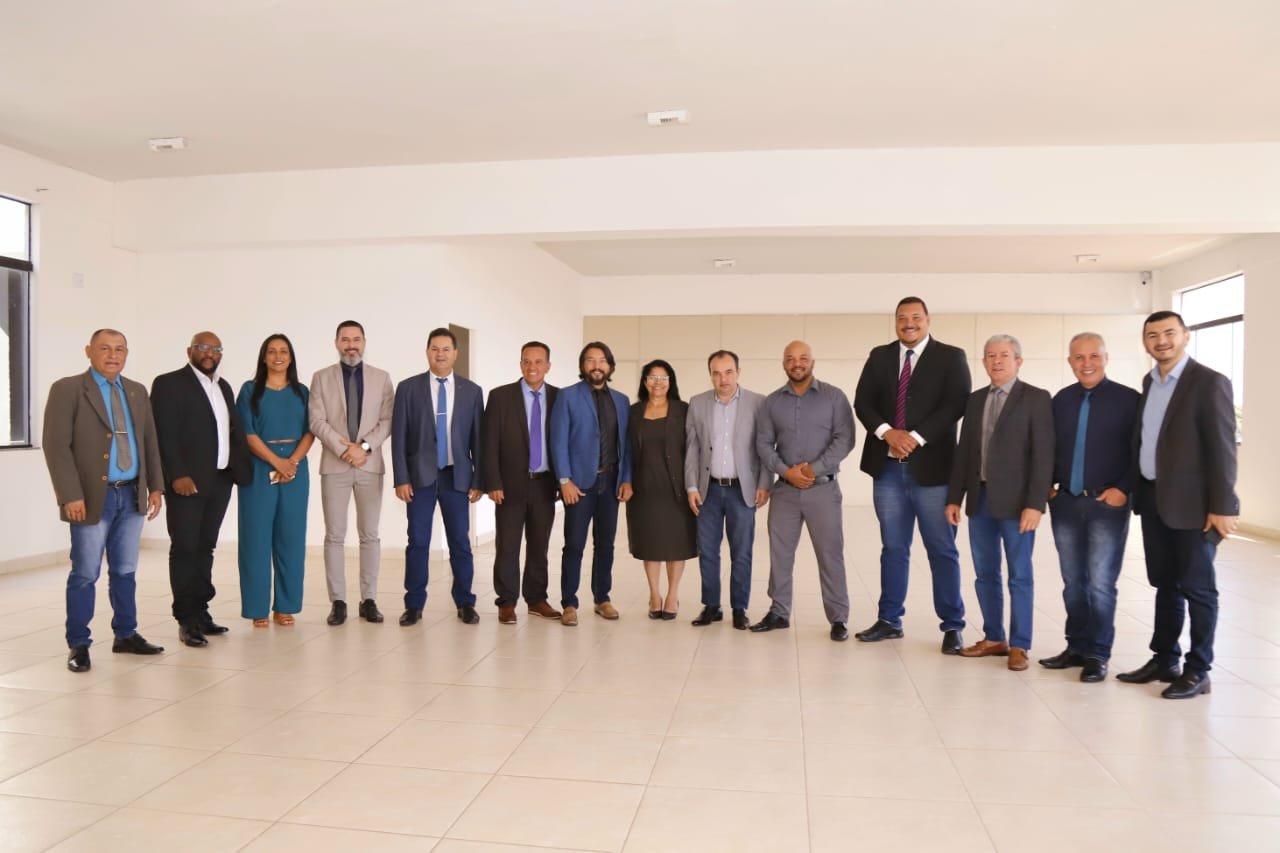 Governo Municipal de Valparaíso de Goiás Regulamenta Piso da Enfermagem